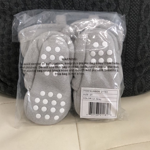 Brand New in Bag Baby Booties - Picture 2 of 2